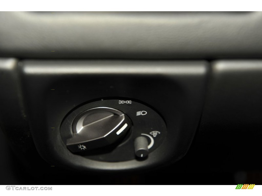 2008 Aston Martin V8 Vantage Roadster Controls Photo #56486151
