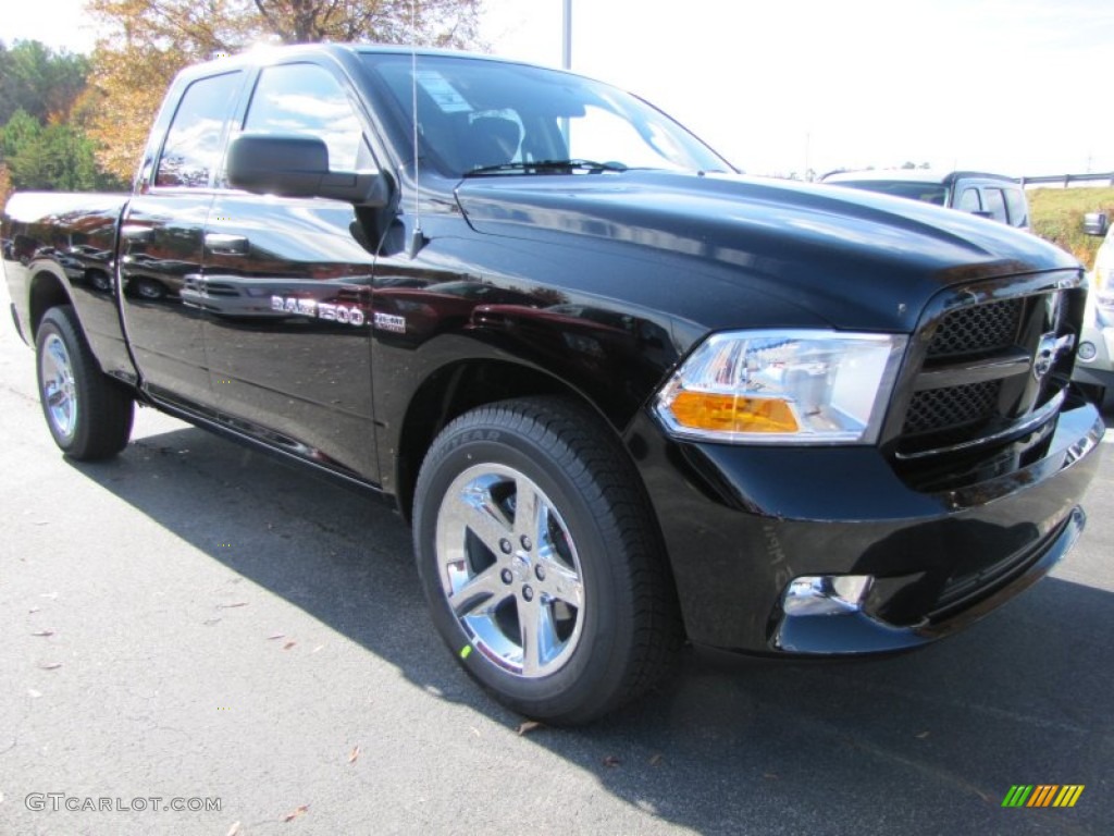 2012 Ram 1500 Express Quad Cab - Black / Dark Slate Gray/Medium Graystone photo #4