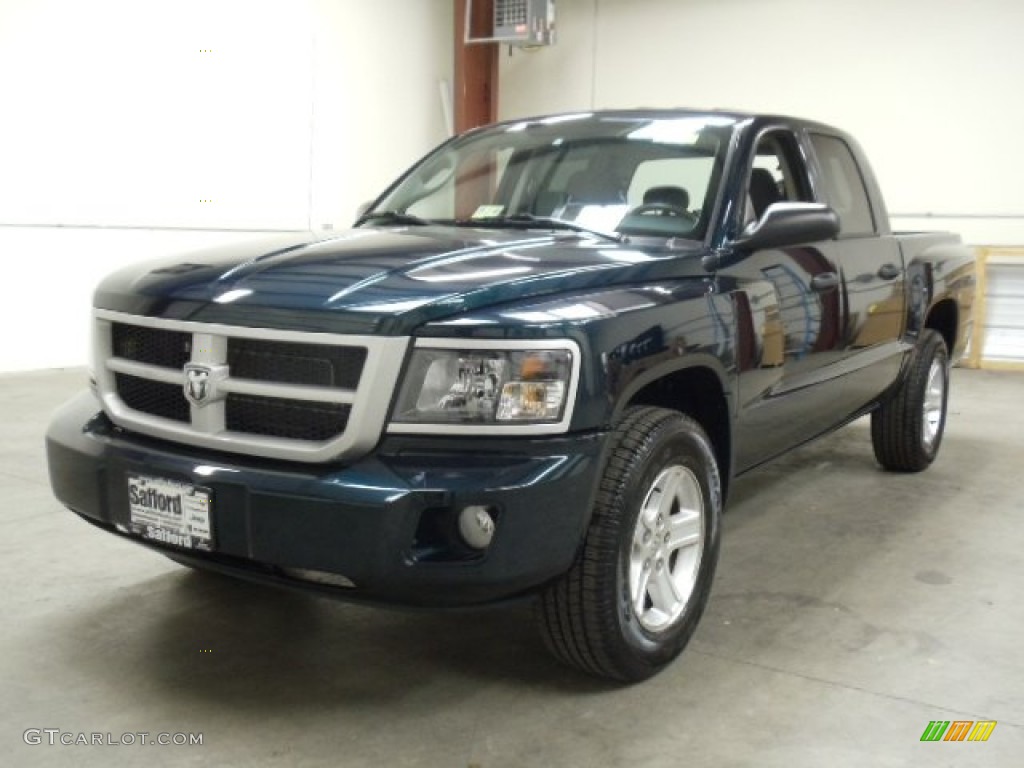 2011 Dakota Big Horn Crew Cab 4x4 - Hunter Green Pearlcoat / Dark Slate Gray/Medium Slate Gray photo #1