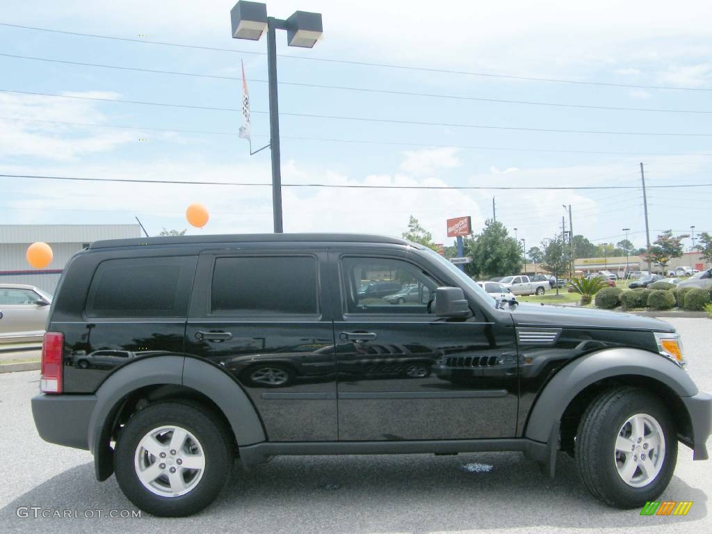 2007 Nitro SXT - Black / Dark Slate Gray photo #13