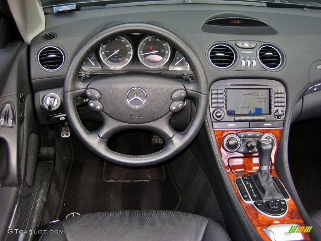 2007 Mercedes-Benz SL 550 Roadster Black Dashboard Photo #56490165