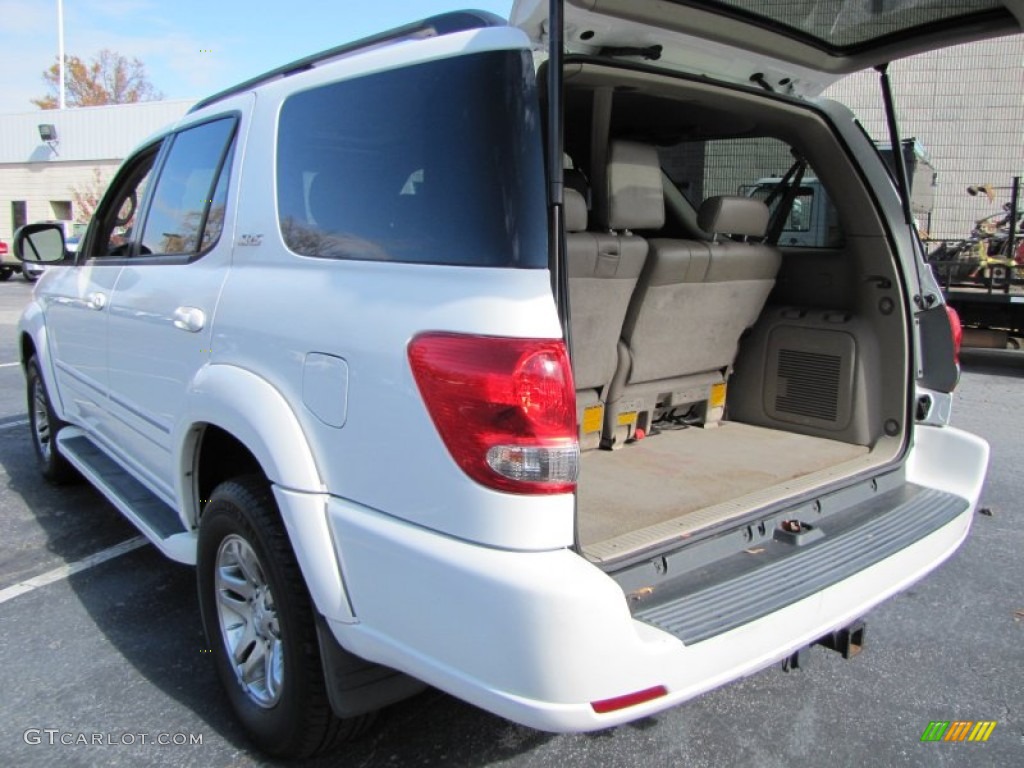 2006 Sequoia SR5 - Natural White / Light Charcoal photo #7