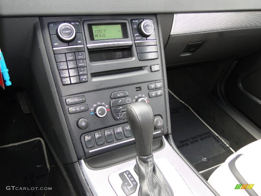 2011 Volvo XC90 3.2 R-Design AWD Controls Photo #56494448