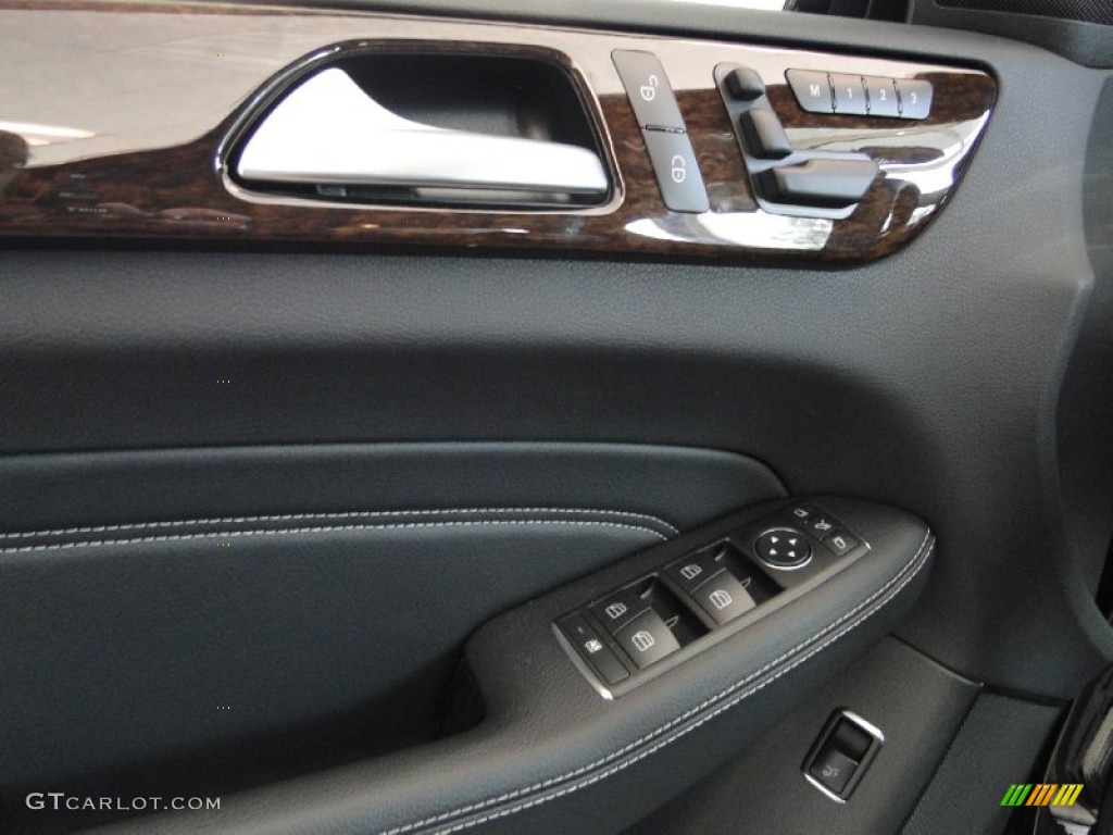 2012 Mercedes-Benz ML 350 4Matic Controls Photo #56495865