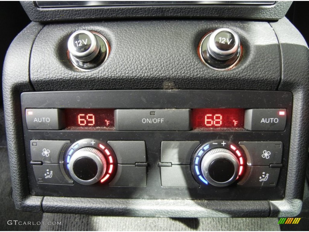 2010 Audi Q7 3.0 TDI quattro Controls Photo #56502351