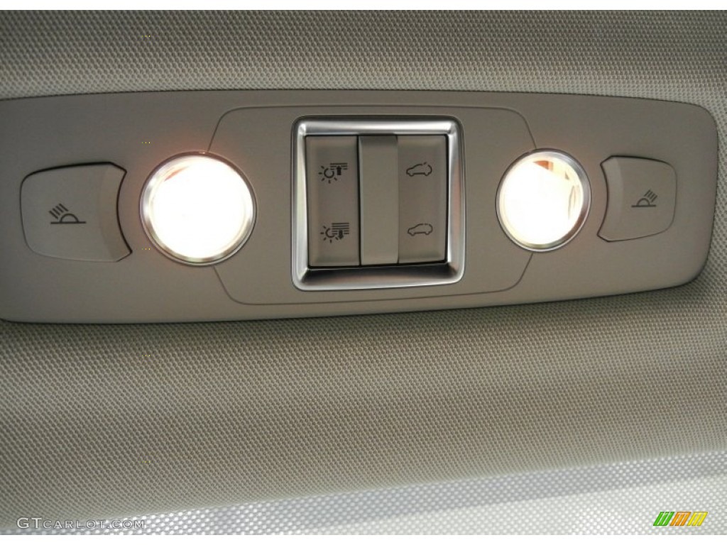 2010 Audi Q7 3.0 TDI quattro Controls Photo #56502387