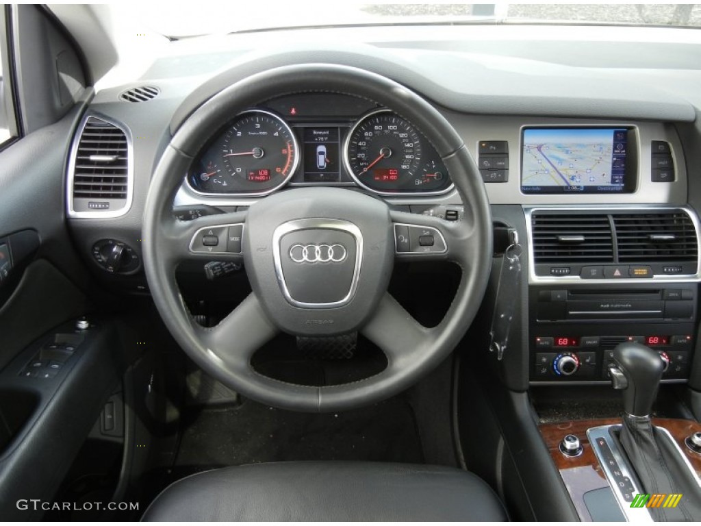 2010 Audi Q7 3.0 TDI quattro Steering Wheel Photos