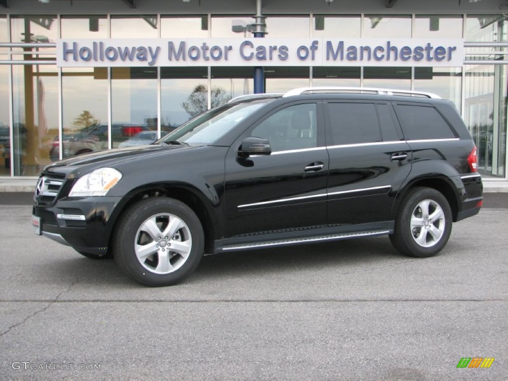 Black Mercedes-Benz GL