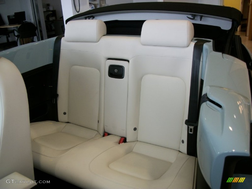 White Interior 2010 Volkswagen New Beetle Final Edition Convertible Photo #56505954