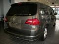 Meteor Gray Metallic - Routan SE Photo No. 5