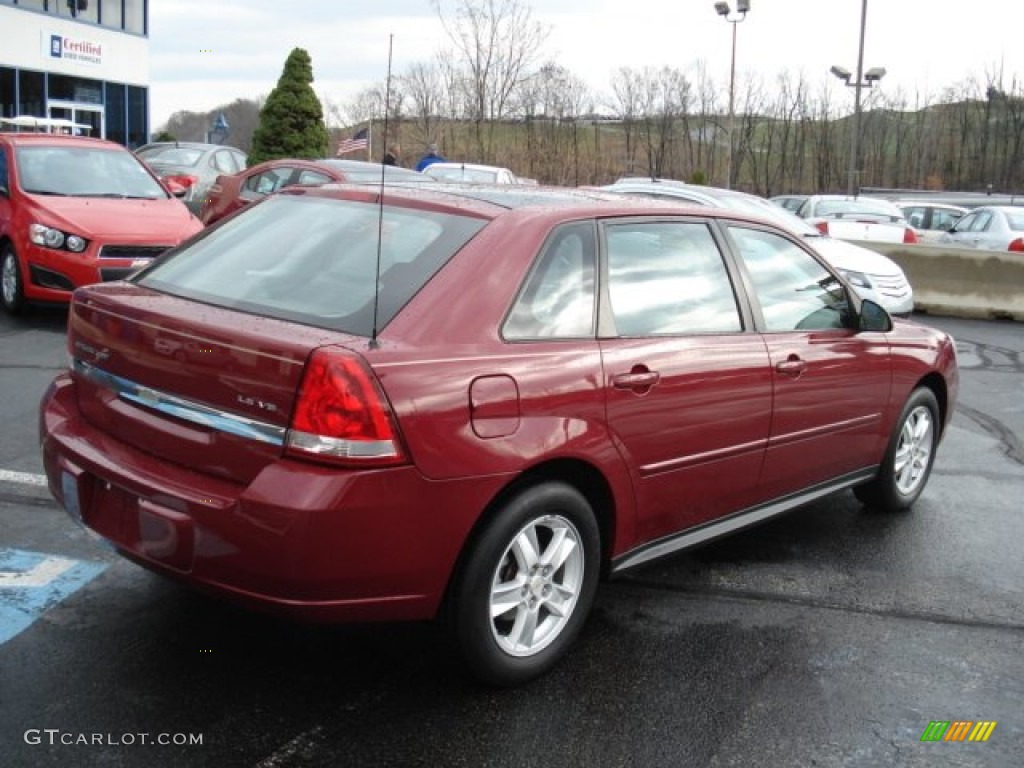 2004 Malibu Maxx LS Wagon - Sport Red Metallic / Neutral photo #4