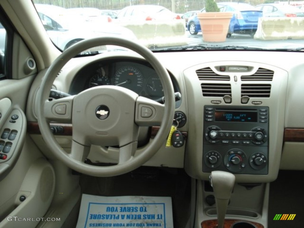 2004 Malibu Maxx LS Wagon - Sport Red Metallic / Neutral photo #10