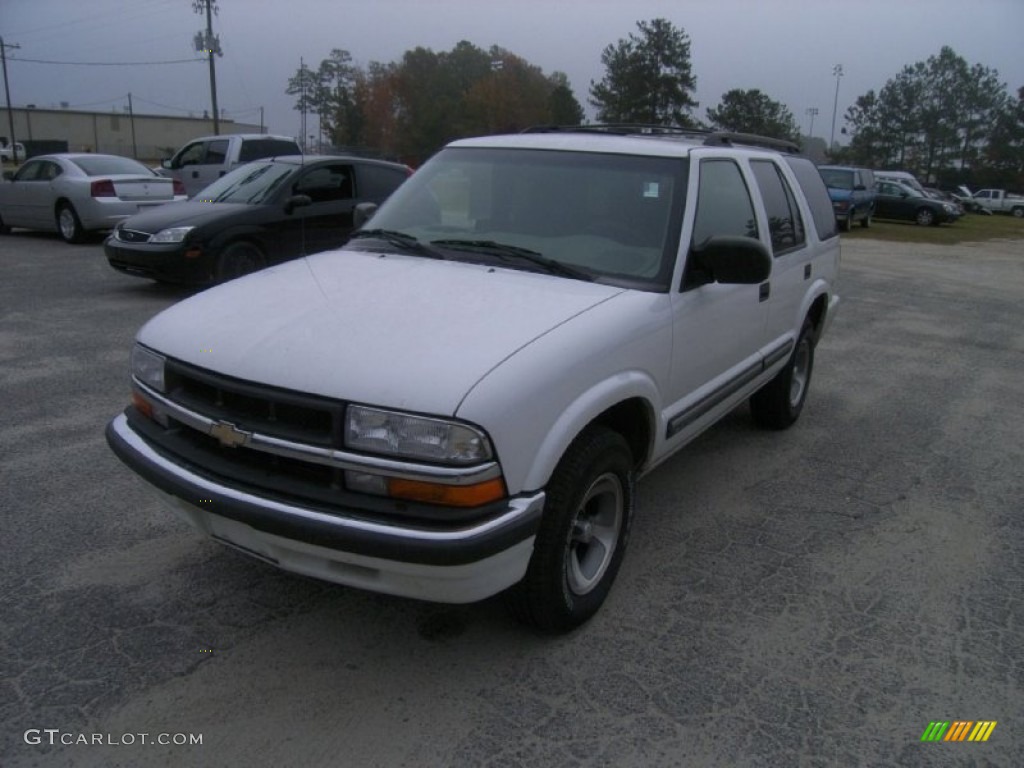 2000 Blazer LS - Summit White / Medium Gray photo #1