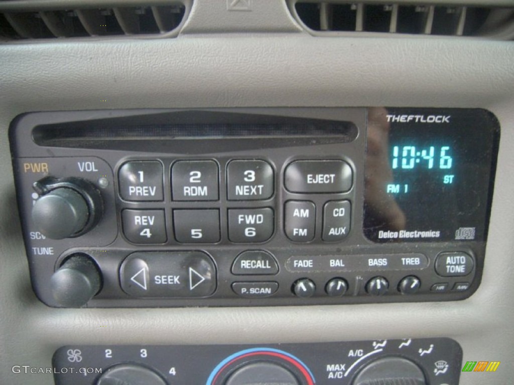 2000 Chevrolet Blazer LS Audio System Photo #56519593