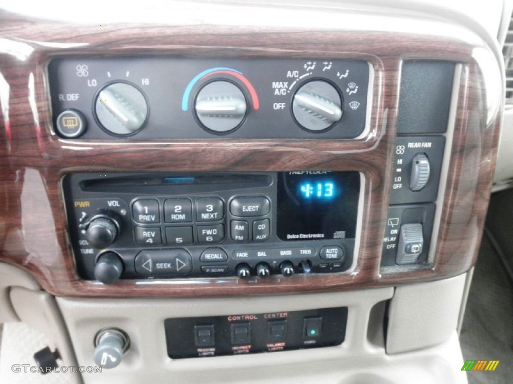 2000 GMC Safari AWD Conversion Van Controls Photo #56519773