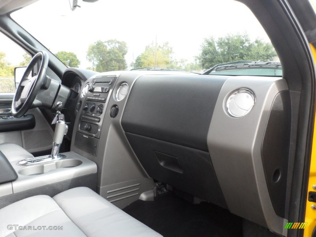 2004 Ford F150 FX4 SuperCab 4x4 Black/Medium Flint Dashboard Photo #56520418