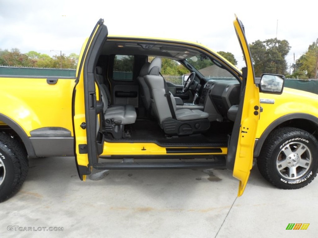 Black/Medium Flint Interior 2004 Ford F150 FX4 SuperCab 4x4 Photo #56520449