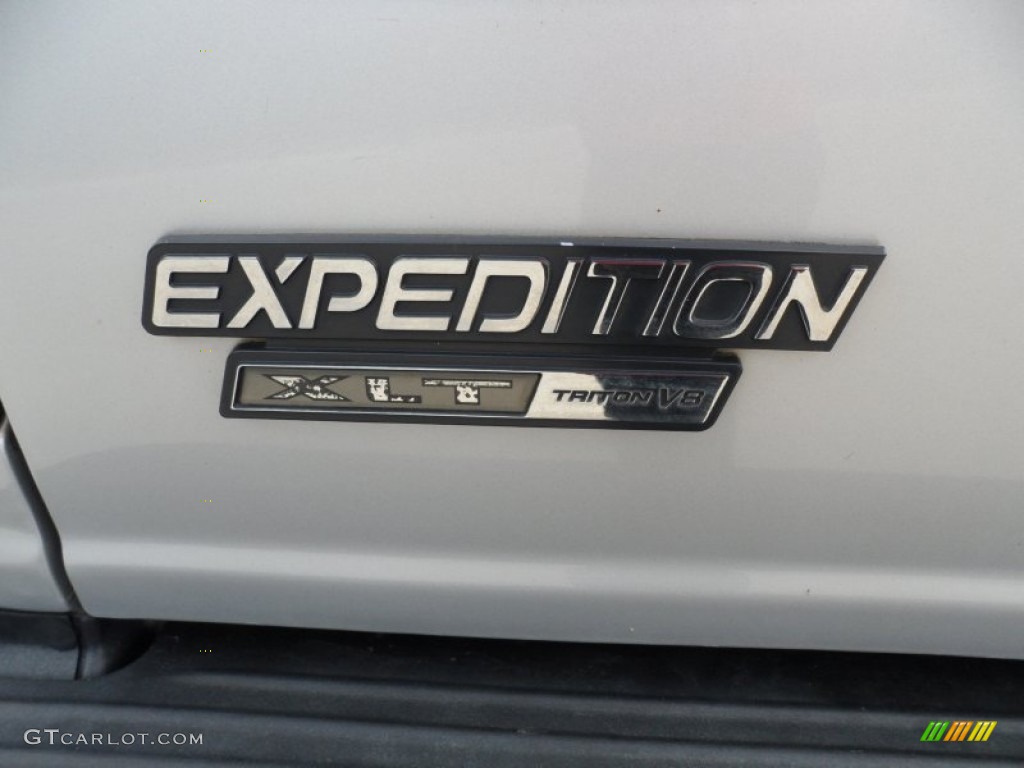 2002 Ford Expedition XLT 4x4 Marks and Logos Photo #56520784