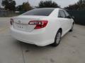 Super White - Camry L Photo No. 3