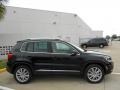 Deep Black Metallic - Tiguan SE Photo No. 8