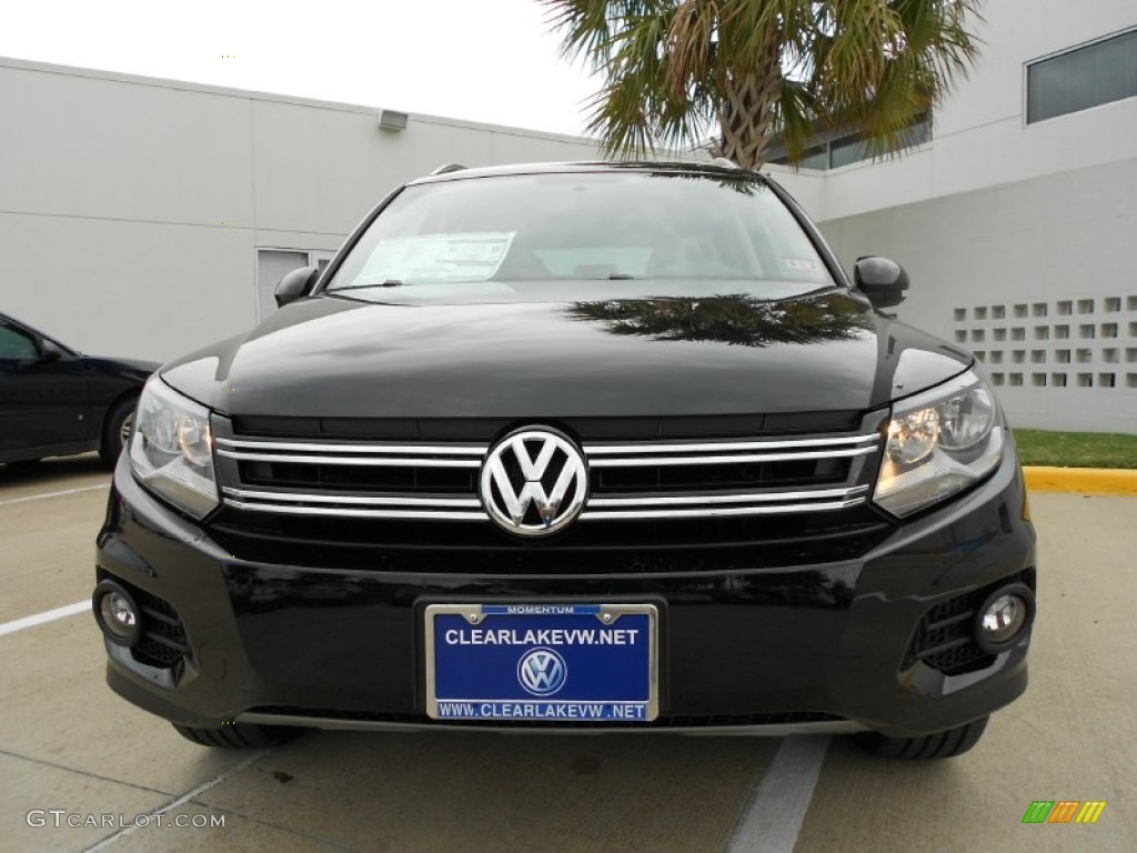 2012 Tiguan SE - Deep Black Metallic / Beige photo #2