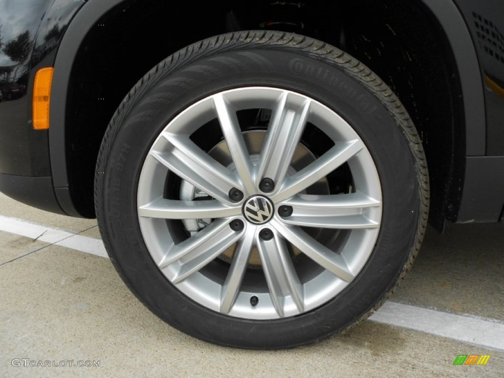 2012 Tiguan SE - Deep Black Metallic / Beige photo #9