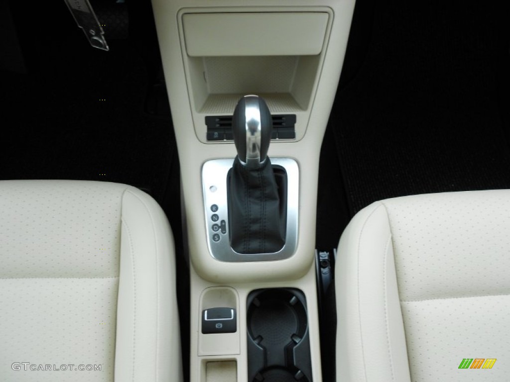 2012 Tiguan SE - Deep Black Metallic / Beige photo #18