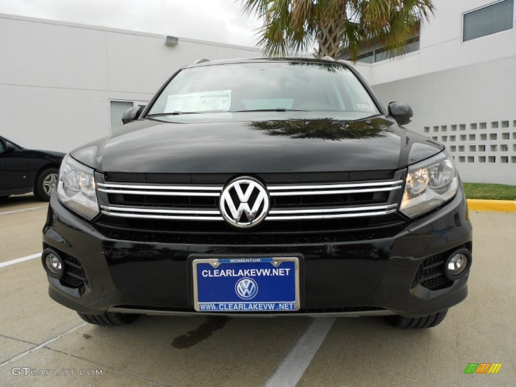 2012 Tiguan SE - Deep Black Metallic / Black photo #2