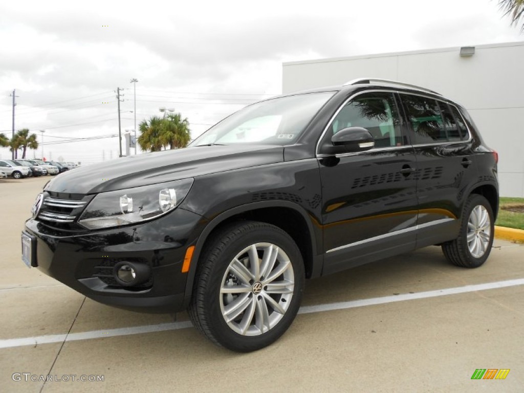 2012 Tiguan SE - Deep Black Metallic / Black photo #3
