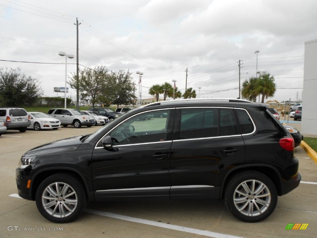 2012 Tiguan SE - Deep Black Metallic / Black photo #4