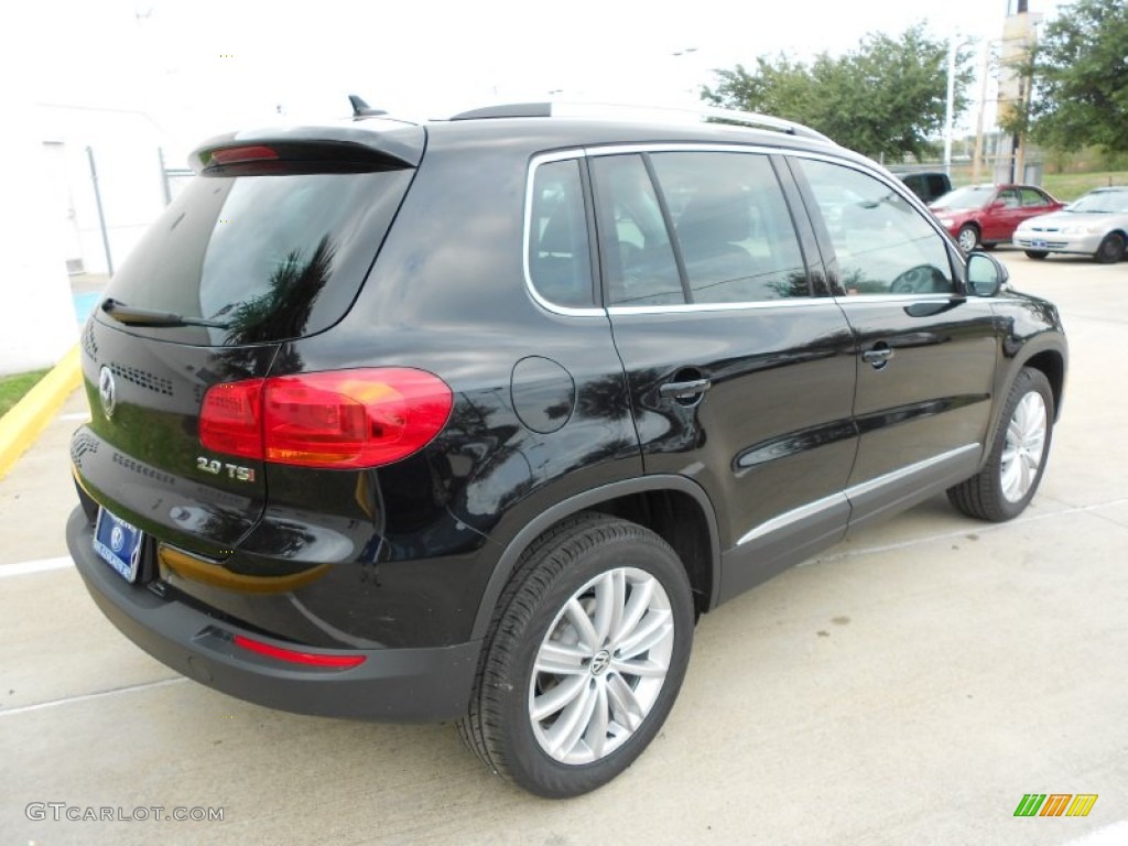 2012 Tiguan SE - Deep Black Metallic / Black photo #7