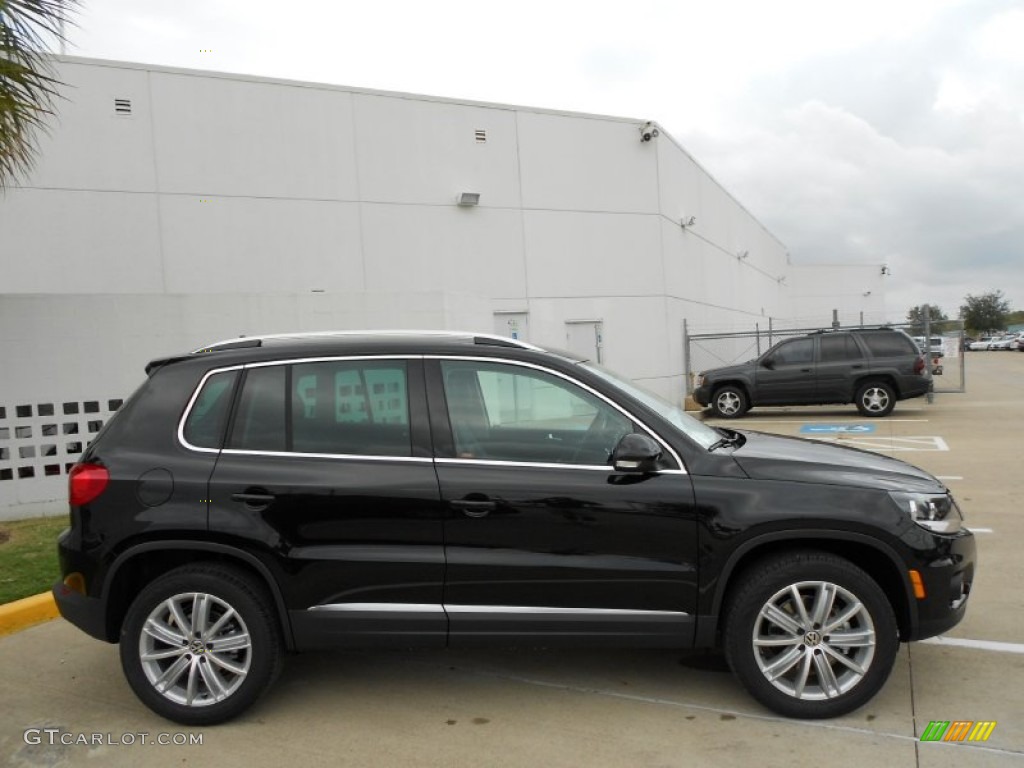 2012 Tiguan SE - Deep Black Metallic / Black photo #8
