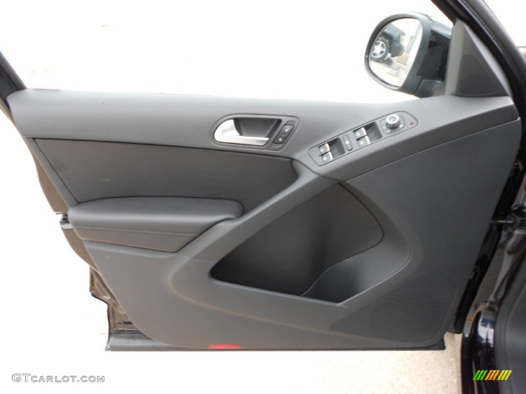 2012 Tiguan SE - Deep Black Metallic / Black photo #10