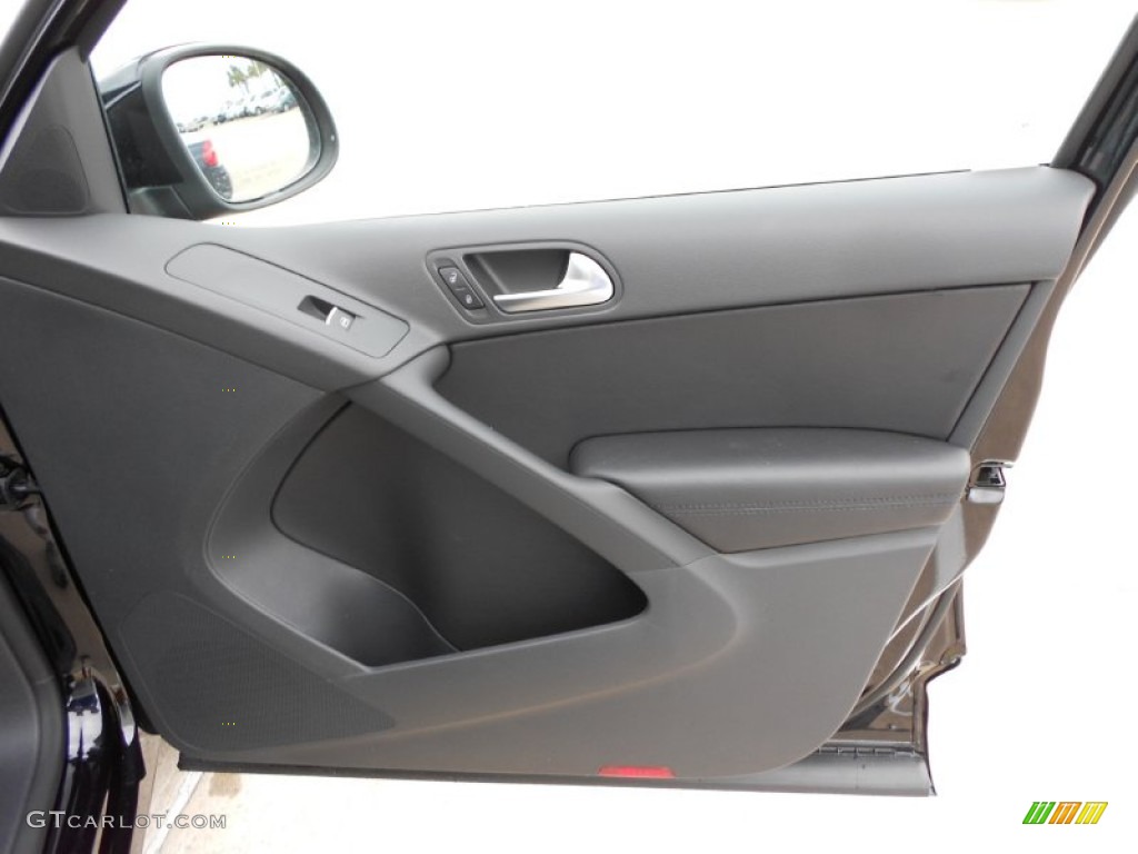 2012 Tiguan SE - Deep Black Metallic / Black photo #12