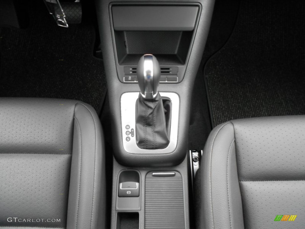 2012 Tiguan SE - Deep Black Metallic / Black photo #18