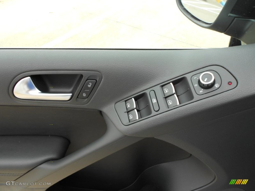 2012 Tiguan SE - Deep Black Metallic / Black photo #21