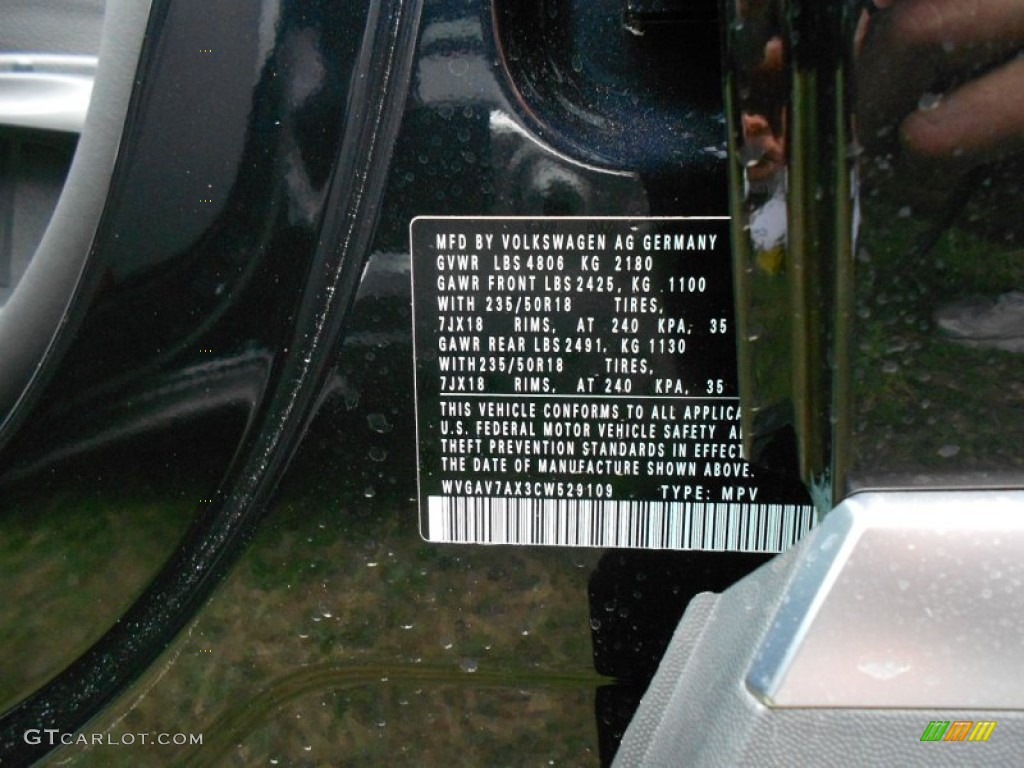 2012 Tiguan SE - Deep Black Metallic / Black photo #23