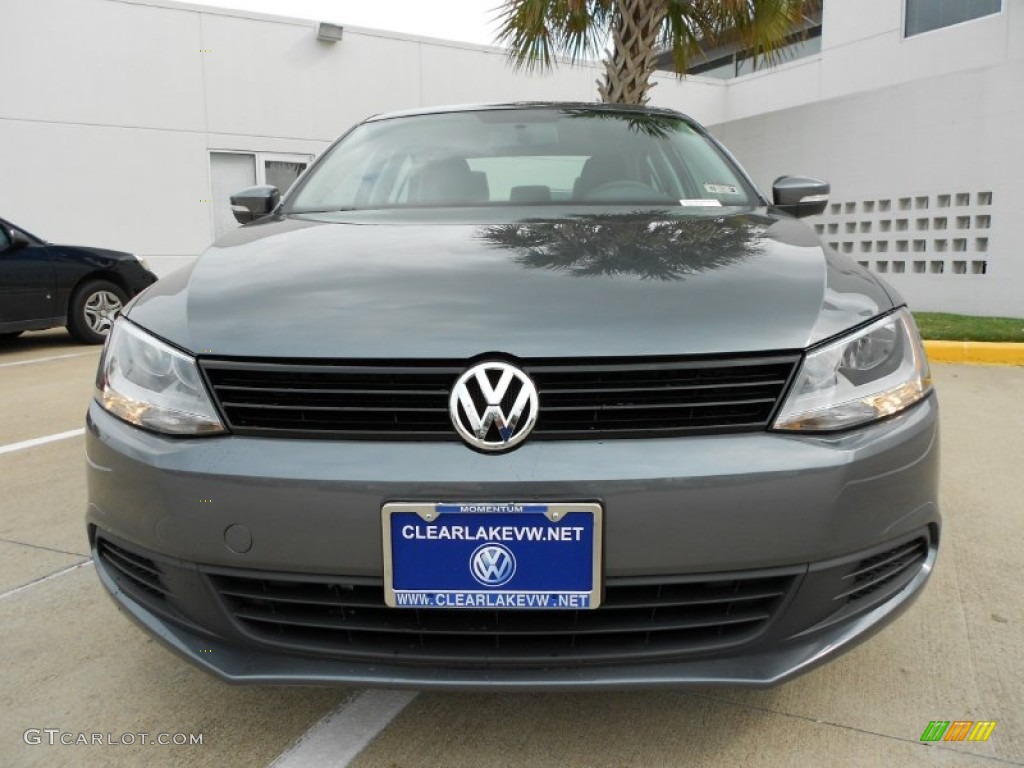 2012 Jetta SE Sedan - Platinum Gray Metallic / Titan Black photo #2