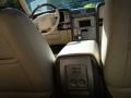 2004 Black Clearcoat Lincoln Navigator Luxury 4x4  photo #21
