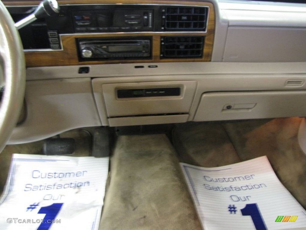 1992 Lincoln Continental Executive Dashboard Photos