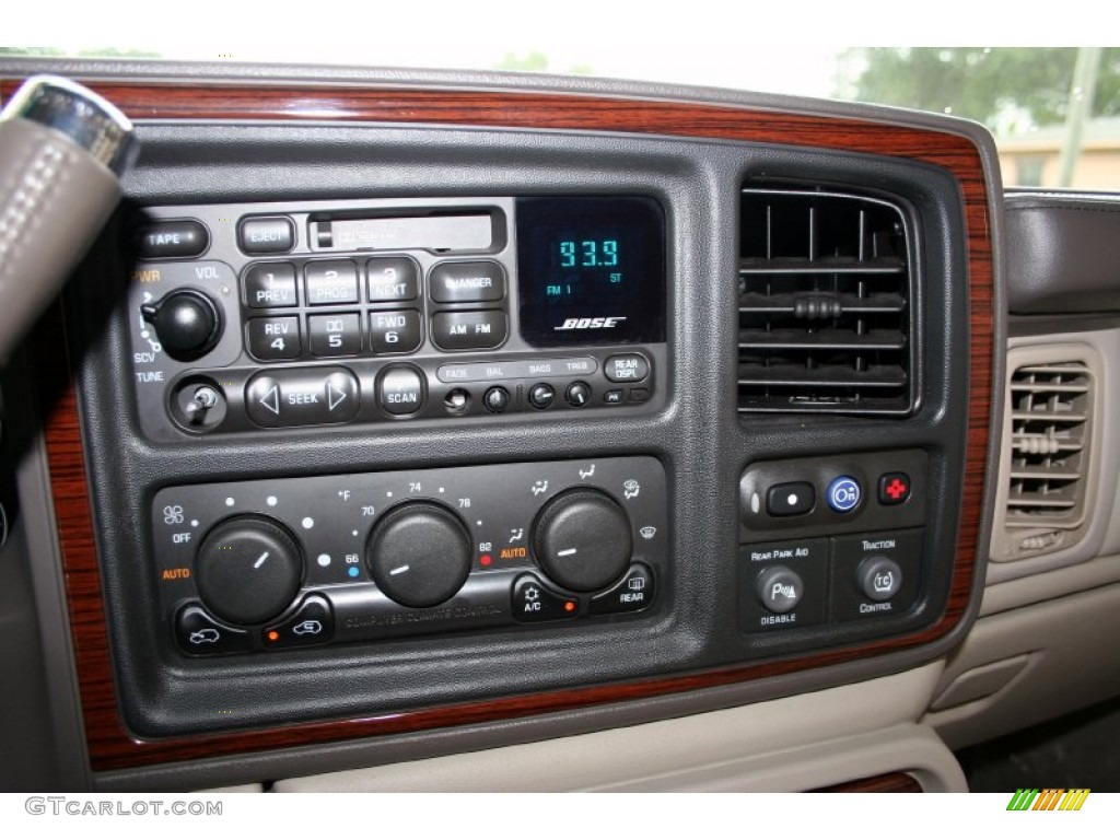 2002 Cadillac Escalade Standard Escalade Model Controls Photo #56528488