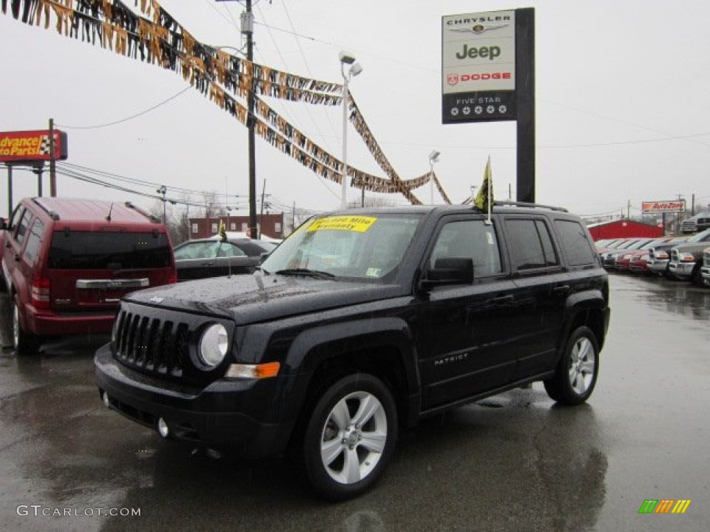 2011 Patriot Latitude 4x4 - Blackberry Pearl / Dark Slate Gray photo #1