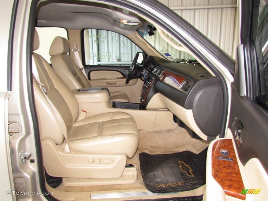Ebony/Light Cashmere Interior 2007 Chevrolet Avalanche LT Photo #56530118