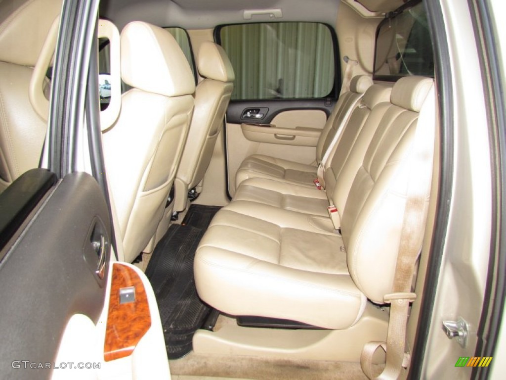 Ebony/Light Cashmere Interior 2007 Chevrolet Avalanche LT Photo #56530136