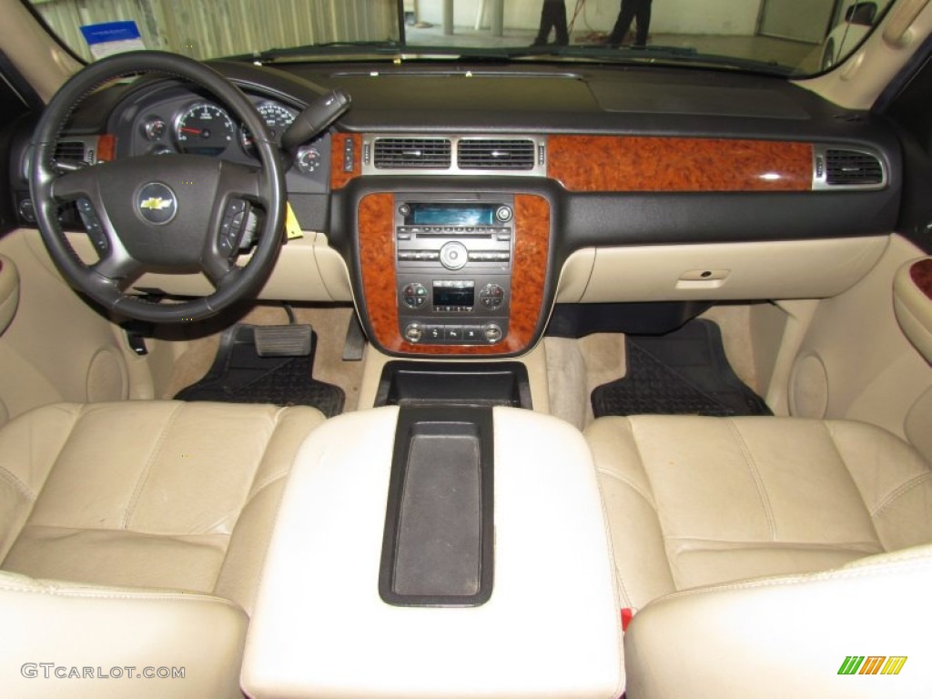 2007 Chevrolet Avalanche LT Ebony/Light Cashmere Dashboard Photo #56530154