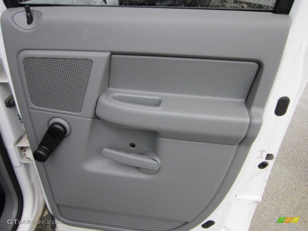 2006 Ram 2500 ST Quad Cab 4x4 - Bright White / Medium Slate Gray photo #19