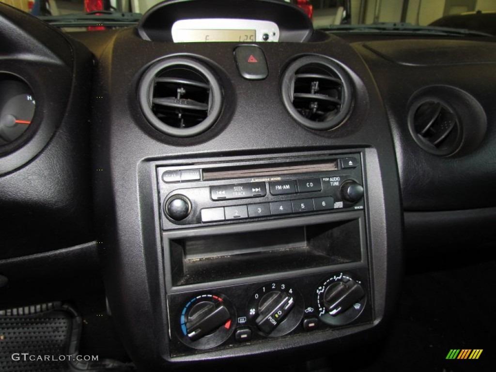 2004 Mitsubishi Eclipse GT Coupe Controls Photos