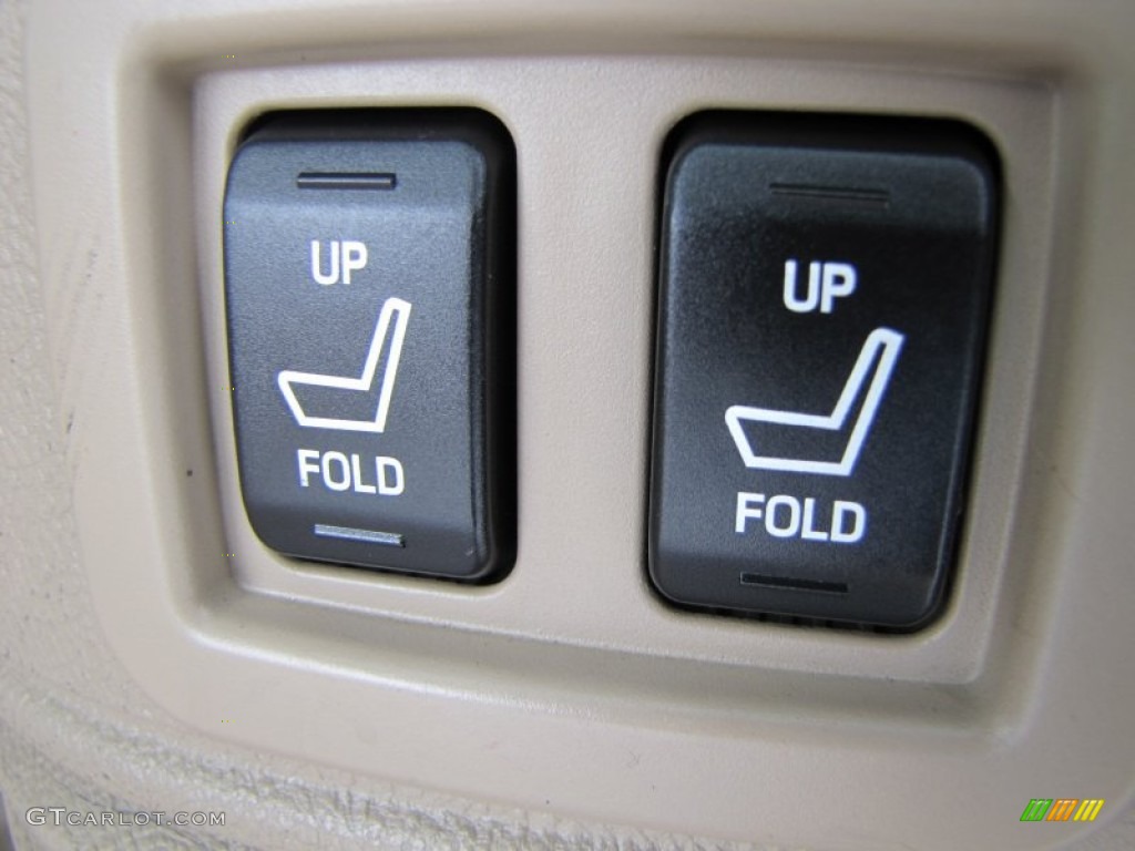 2003 Expedition XLT 4x4 - Arizona Beige Metallic / Medium Parchment photo #11