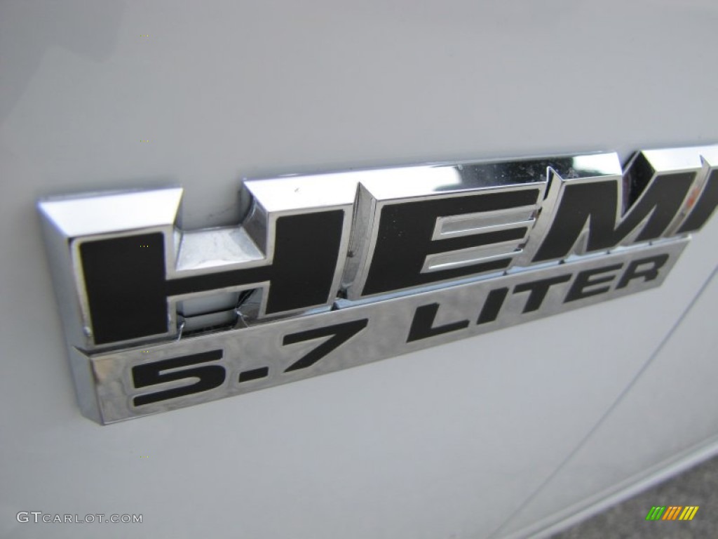 2012 Ram 1500 Express Quad Cab - Bright White / Dark Slate Gray/Medium Graystone photo #10