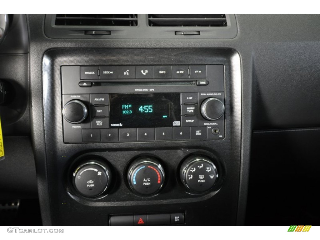 2009 Dodge Challenger R/T Audio System Photo #56535076